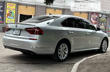 Седан Volkswagen Passat 2018 в Кам'янському