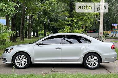 Седан Volkswagen Passat 2018 в Кам'янському