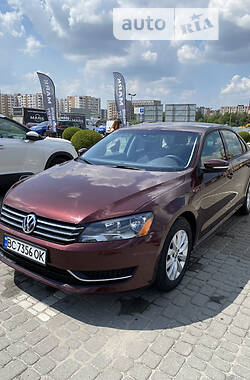 Седан Volkswagen Passat 2012 в Львові