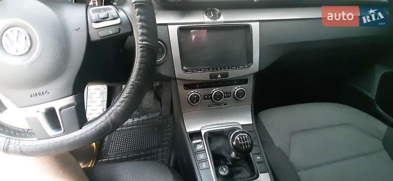 Універсал Volkswagen Passat 2013 в Хусті