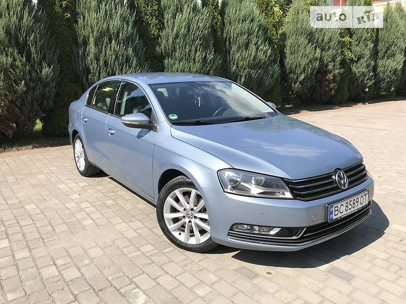 Седан Volkswagen Passat 2013 в Самборі