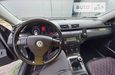 Седан Volkswagen Passat 2006 в Благовещенском