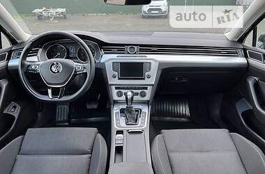 Седан Volkswagen Passat 2015 в Ковелі