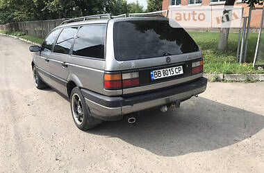 Універсал Volkswagen Passat 1993 в Миргороді