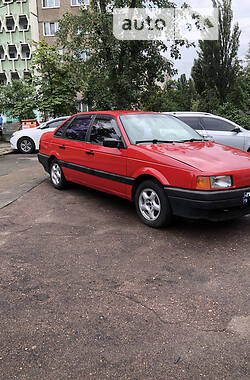 Седан Volkswagen Passat 1988 в Киеве