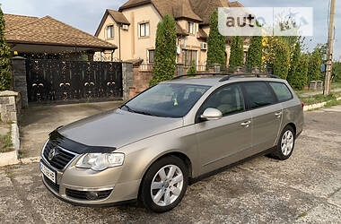 Универсал Volkswagen Passat 2005 в Вараше