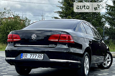 Хетчбек Volkswagen Passat 2014 в Дрогобичі