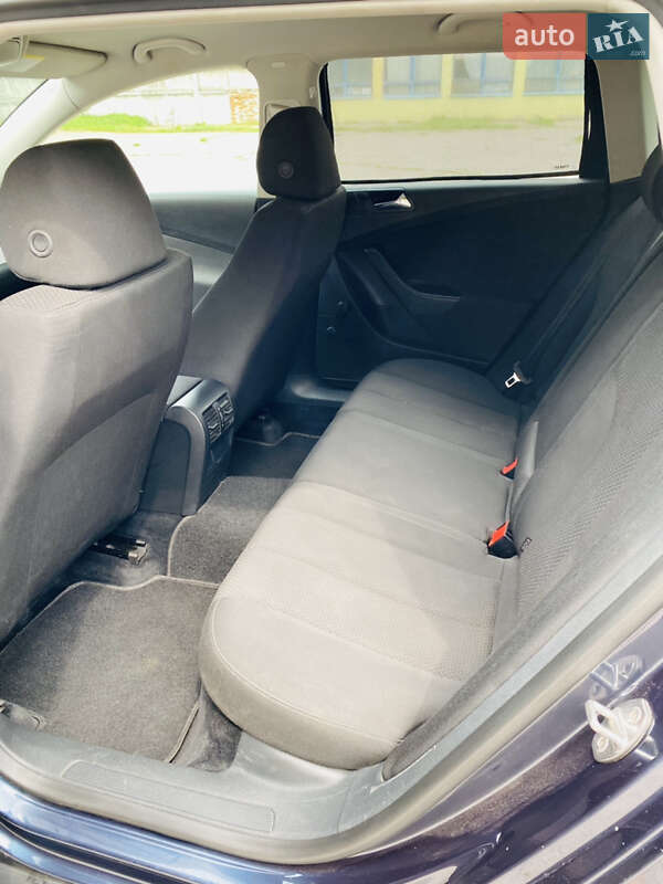 Универсал Volkswagen Passat 2007 в Ставище