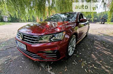 Седан Volkswagen Passat 2016 в Ивано-Франковске