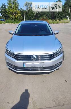 Седан Volkswagen Passat 2018 в Горишних Плавнях