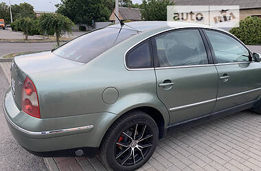 Седан Volkswagen Passat 2002 в Ужгороде