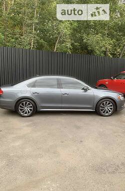 Седан Volkswagen Passat 2014 в Киеве
