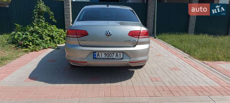Седан Volkswagen Passat 2017 в Киеве