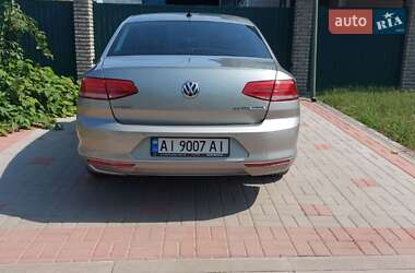 Седан Volkswagen Passat 2017 в Киеве