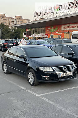 Седан Volkswagen Passat 2006 в Днепре