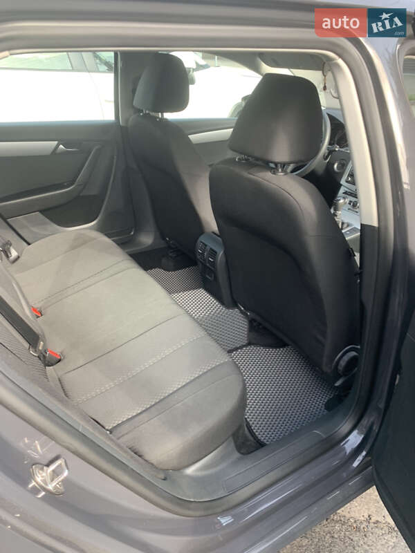 Універсал Volkswagen Passat 2013 в Вінниці