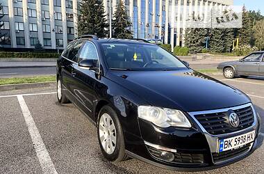 Универсал Volkswagen Passat 2008 в Ровно