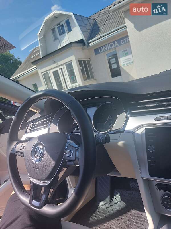 Универсал Volkswagen Passat 2018 в Черновцах
