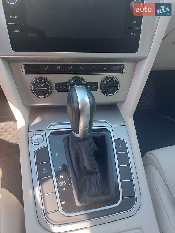 Универсал Volkswagen Passat 2018 в Черновцах