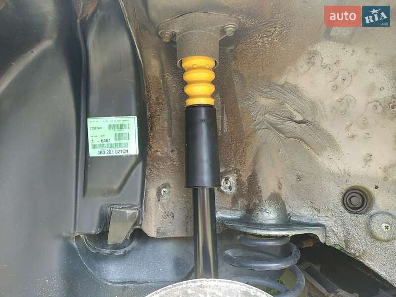 Седан Volkswagen Passat 2001 в Львове