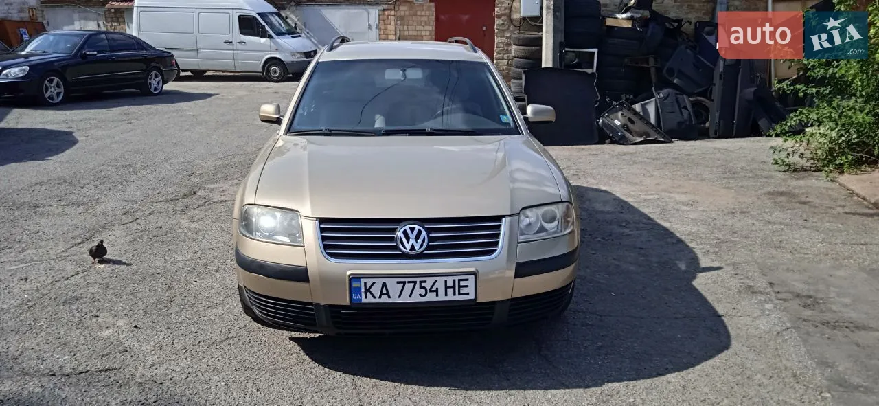 Автомобіль був пригнаний зі Швейцарії. Стан автомобіля відмінний. Плюс зимові шини у чудовому стані на сталевих дисках із оригінальними ковпаками. Є сервісна книжка його обслуговування в Швейцарії.