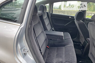 Седан Volkswagen Passat 2002 в 