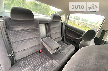 Седан Volkswagen Passat 2002 в 