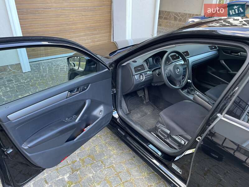 Седан Volkswagen Passat 2014 в Києві