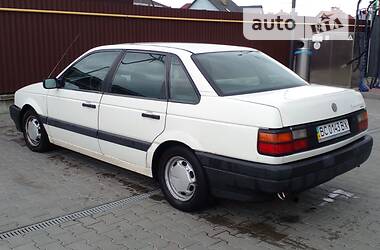 Седан Volkswagen Passat 1989 в Львове