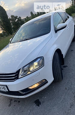 Седан Volkswagen Passat 2011 в Кременчуці