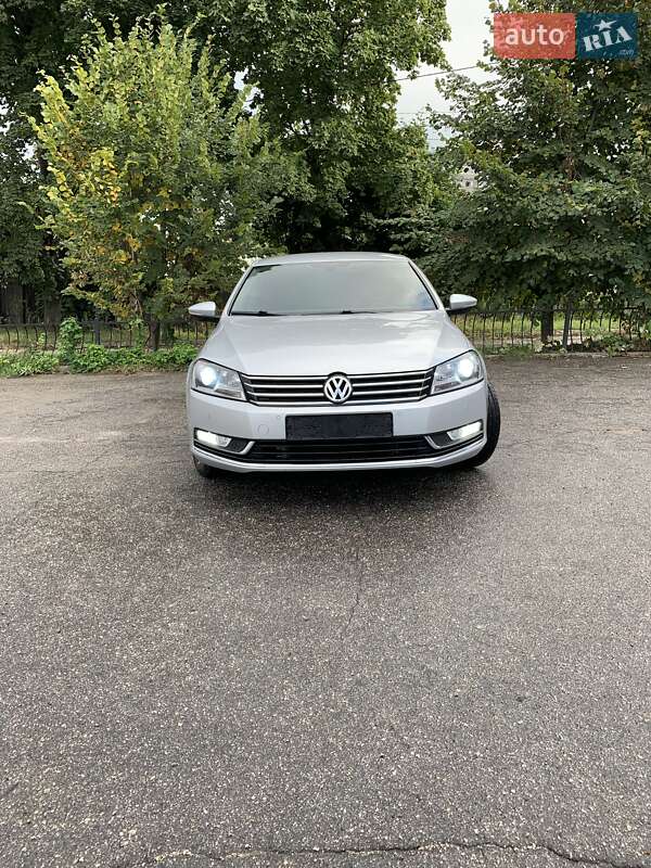 Седан Volkswagen Passat 2015 в Харькове