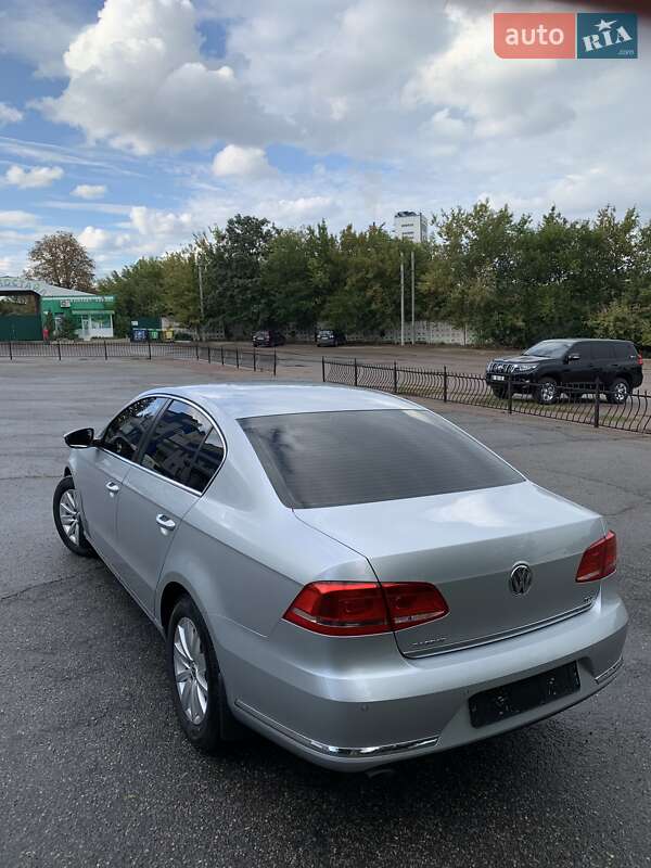 Седан Volkswagen Passat 2015 в Харькове