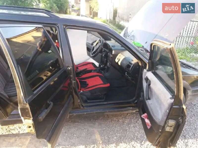 Универсал Volkswagen Passat 1990 в Ходорове