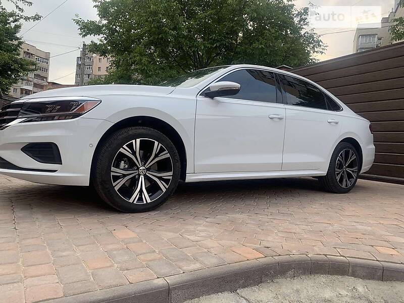 Седан Volkswagen Passat 2020 в Виннице