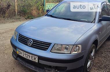 Седан Volkswagen Passat 1998 в Біляївці