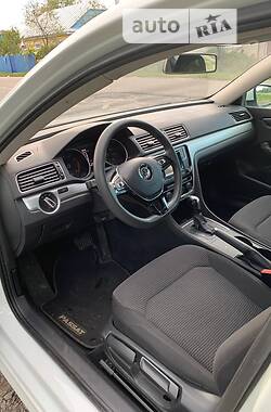 Седан Volkswagen Passat 2016 в Ратным