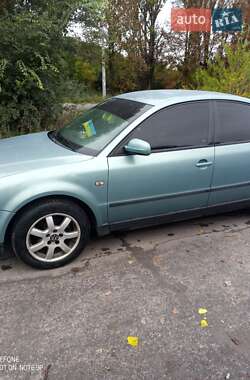 Седан Volkswagen Passat 1998 в Виннице