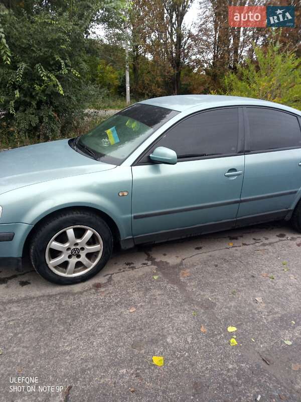 Седан Volkswagen Passat 1998 в Вінниці