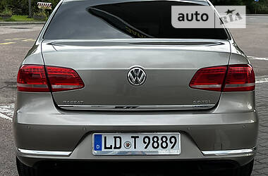 Седан Volkswagen Passat 2014 в Дрогобичі