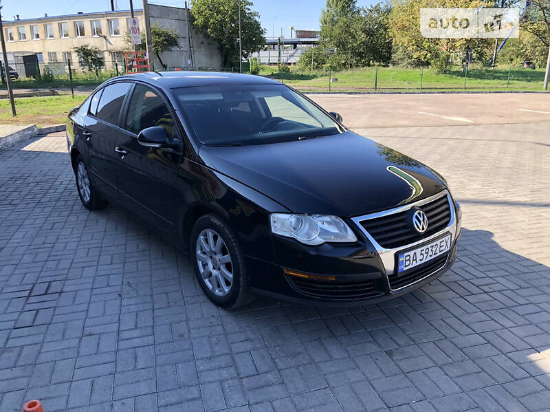 Седан Volkswagen Passat 2005 в Кропивницком