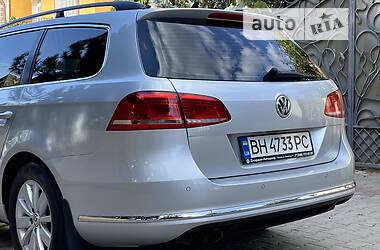 Універсал Volkswagen Passat 2011 в Одесі