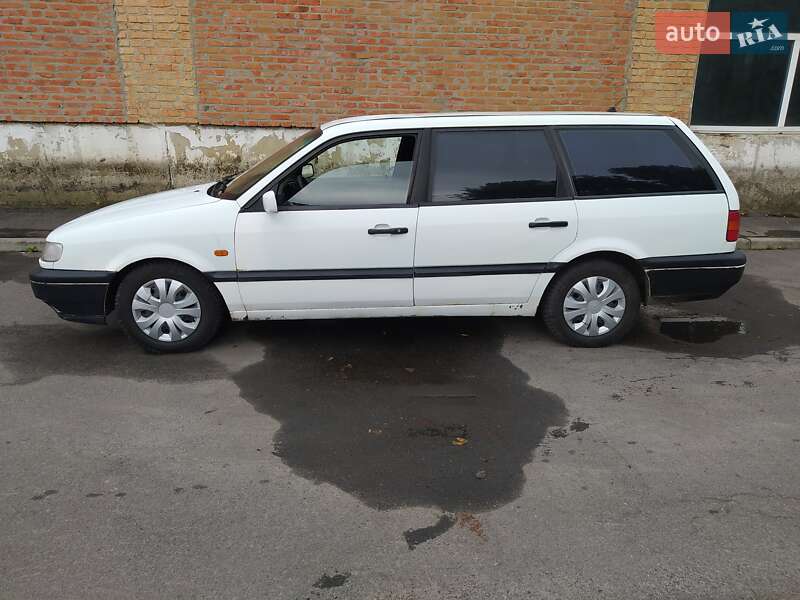 Універсал Volkswagen Passat 1996 в Пирятині