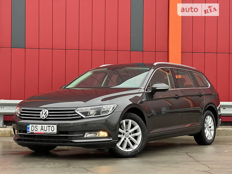 Универсал Volkswagen Passat 2017 в Киеве