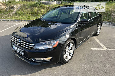 Седан Volkswagen Passat 2013 в Ірпені