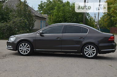 Седан Volkswagen Passat 2014 в Павлограді