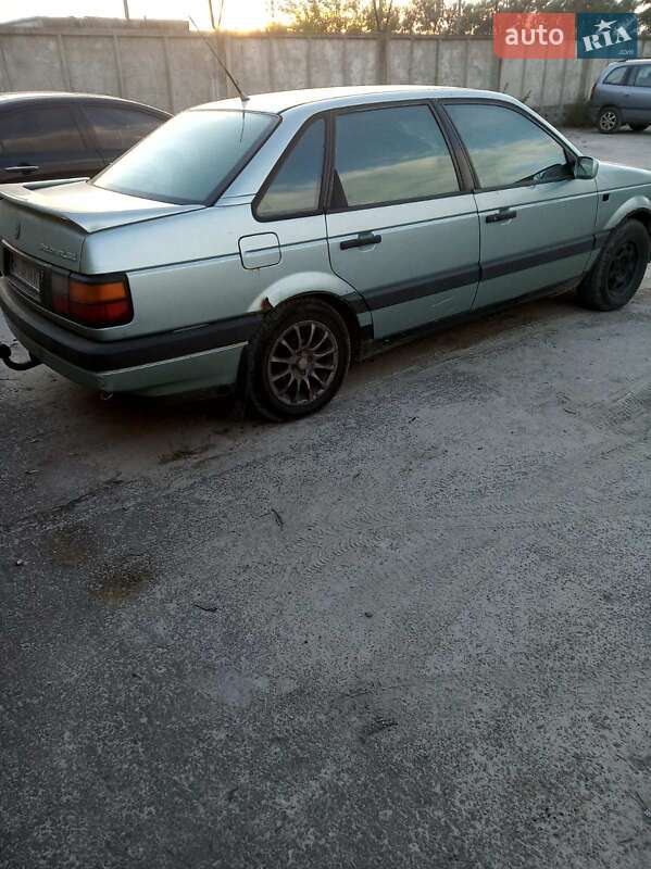 Седан Volkswagen Passat 1991 в Фастові