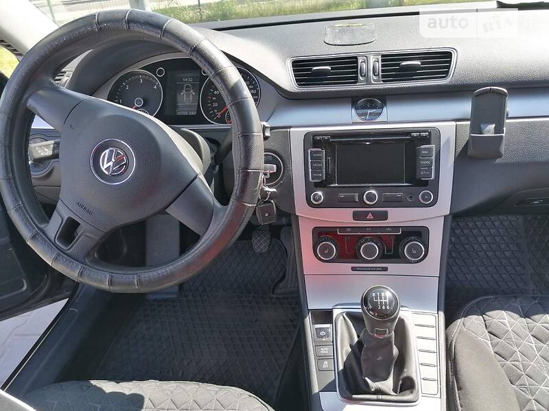 Седан Volkswagen Passat 2013 в Хмельницькому