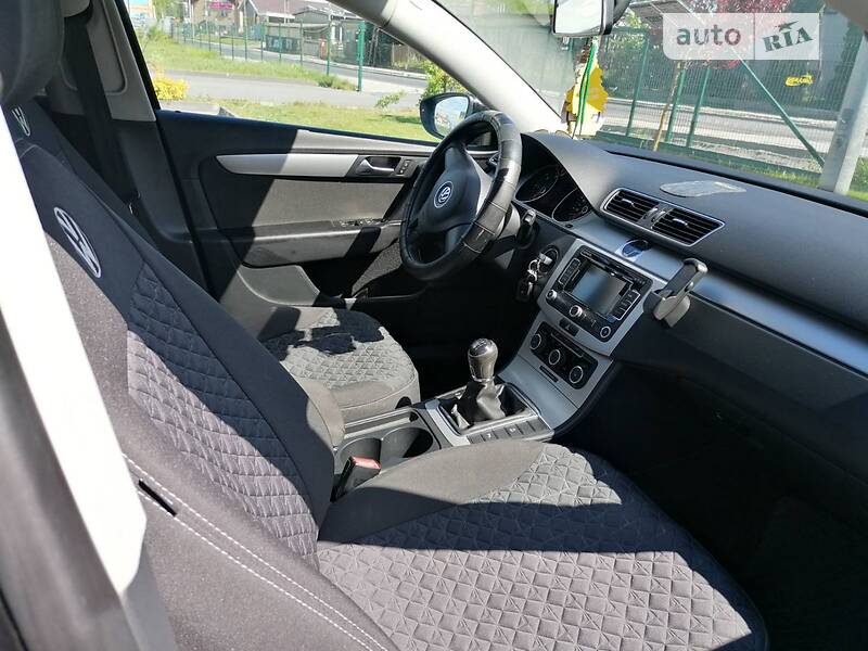 Седан Volkswagen Passat 2013 в Хмельницькому