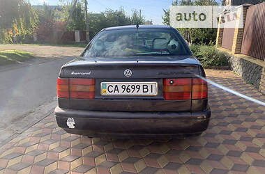 Седан Volkswagen Passat 1994 в Смеле