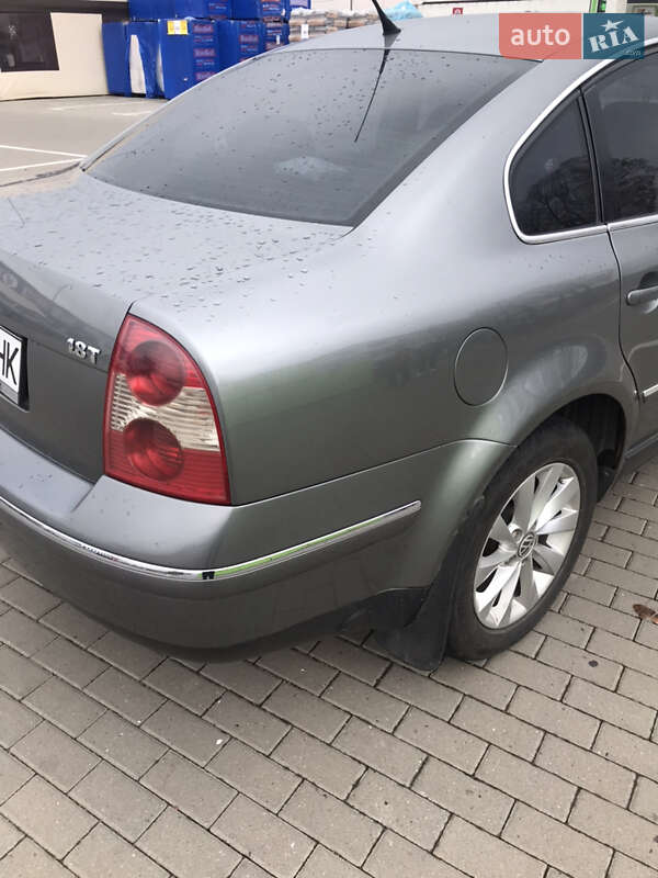 Седан Volkswagen Passat 2003 в Ужгороде